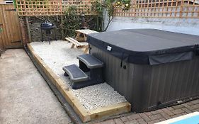 Belmont Villa - 4 Bed - Hot Tub Additional Cost - Sleeps 10-Tjs22Bv