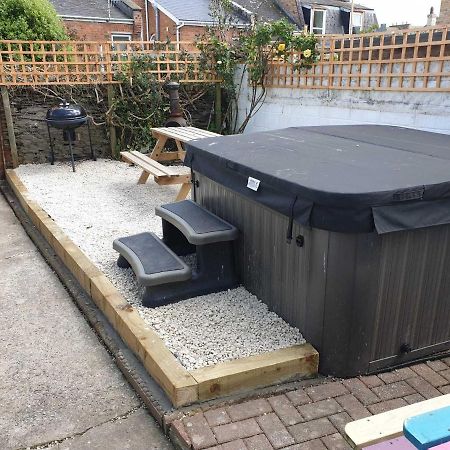 Belmont Villa - 4 Bed - Hot Tub Additional Cost - Sleeps 10-Tjs22Bv Ilfracombe Exterior photo