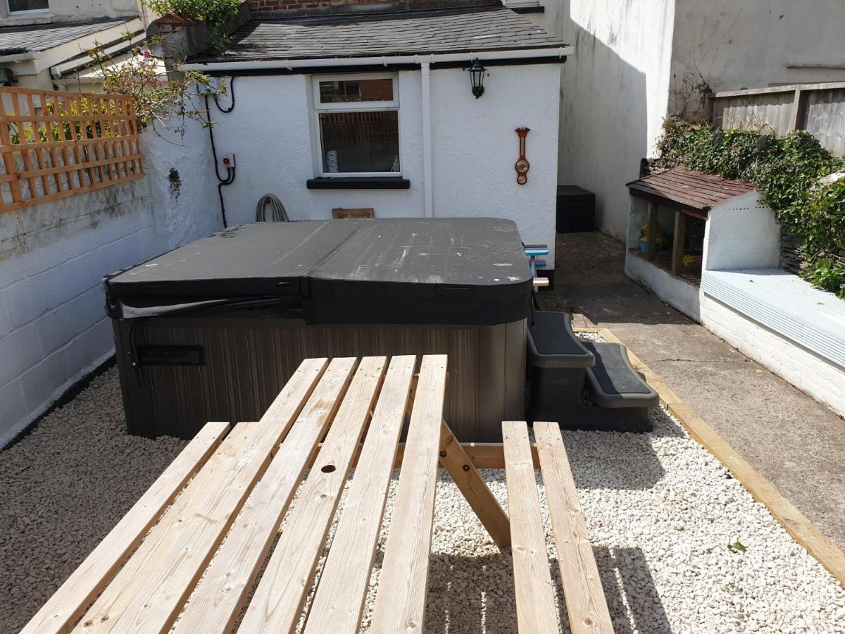 Belmont Villa - 4 Bed - Hot Tub Additional Cost - Sleeps 10-Tjs22Bv Ilfracombe Exterior photo