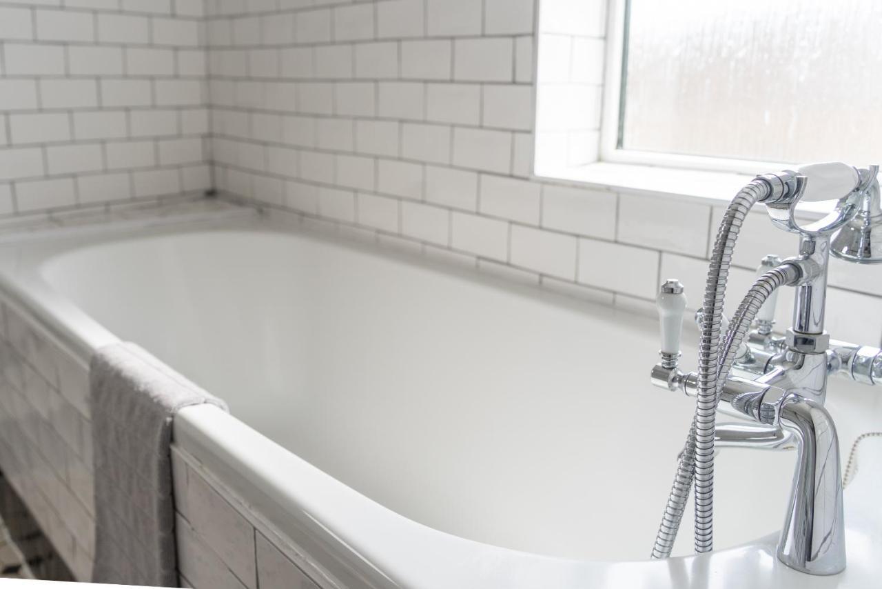 Belmont Villa - 4 Bed - Hot Tub Additional Cost - Sleeps 10-Tjs22Bv Ilfracombe Exterior photo