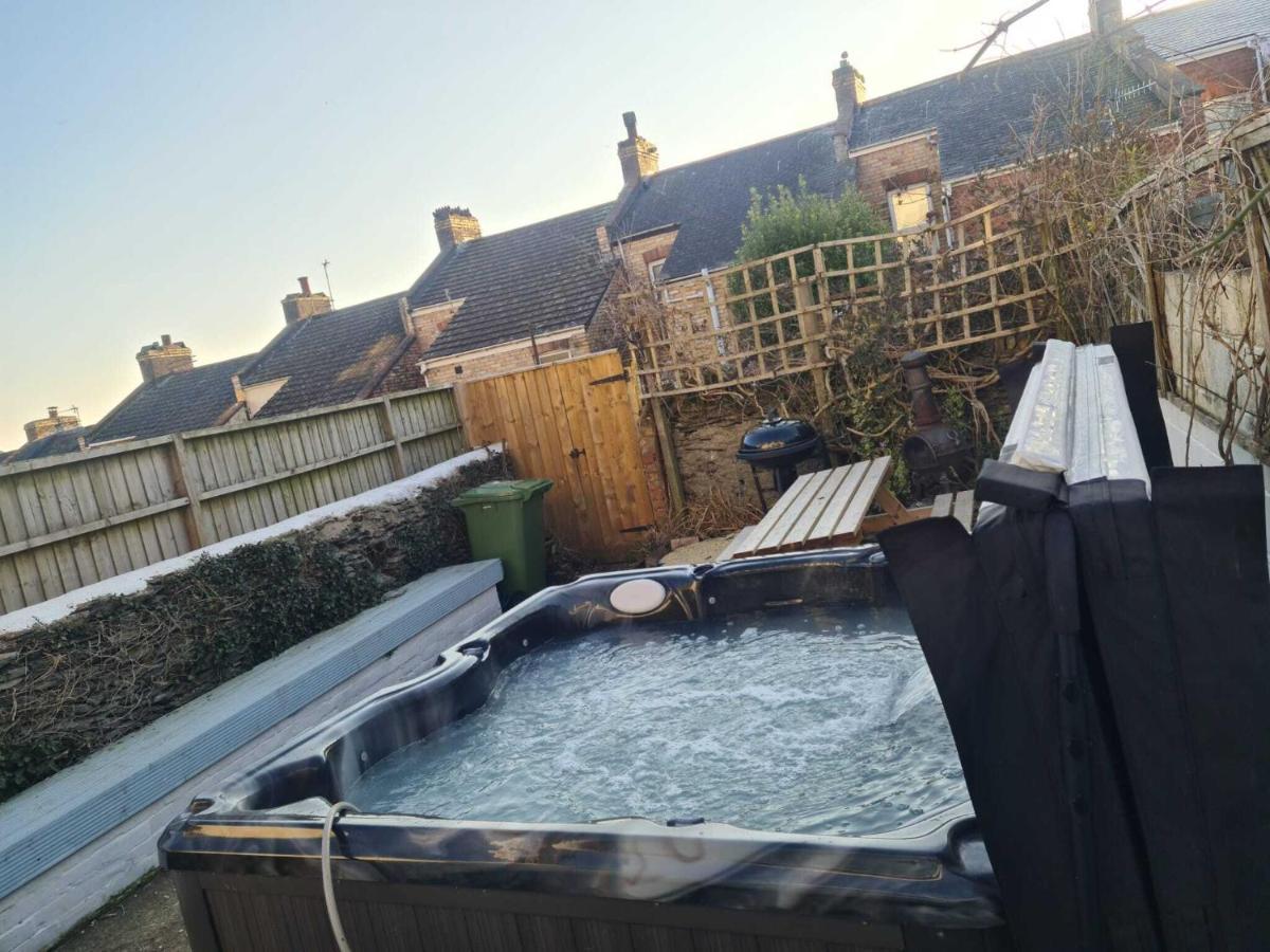 Belmont Villa - 4 Bed - Hot Tub Additional Cost - Sleeps 10-Tjs22Bv Ilfracombe Exterior photo