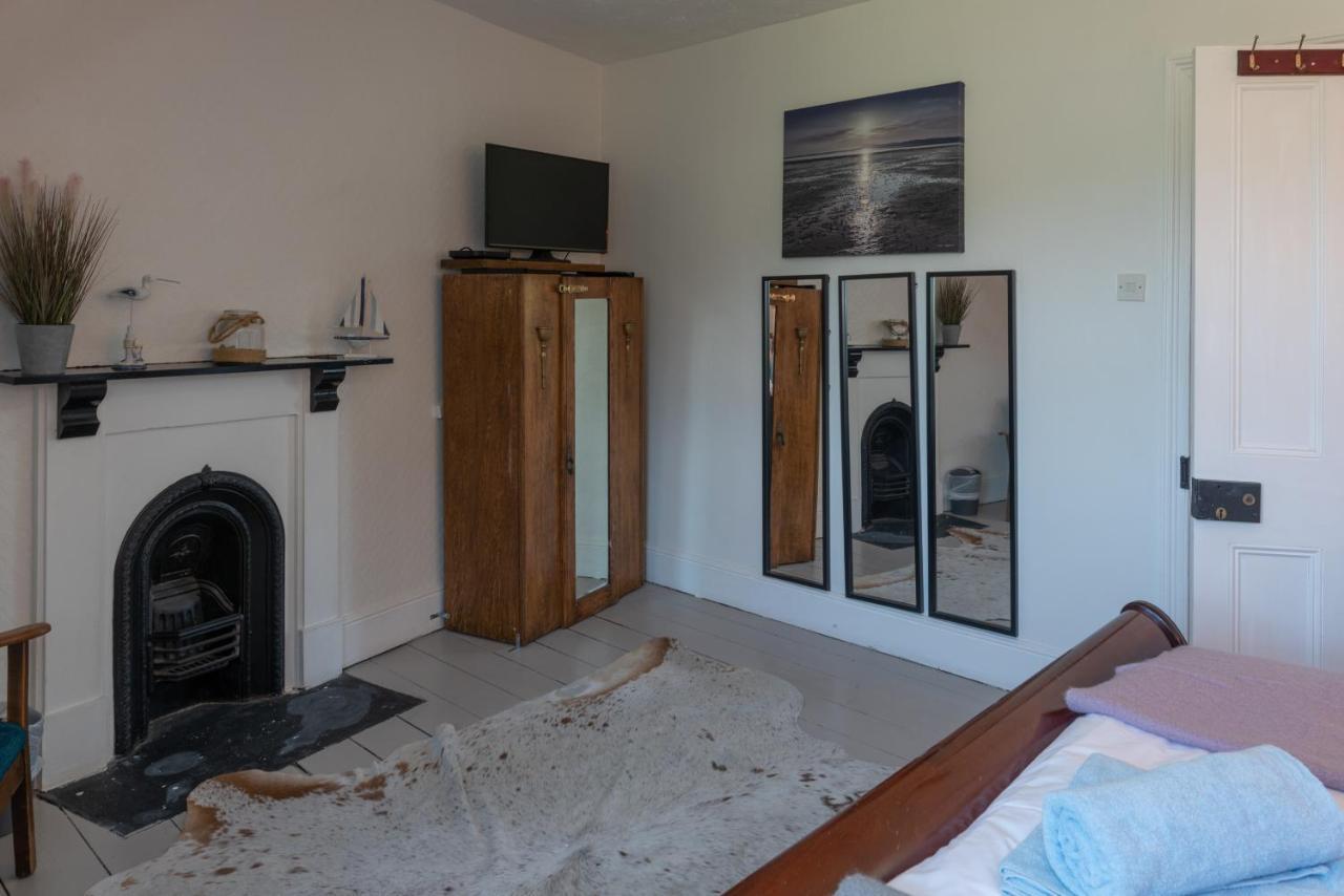 Belmont Villa - 4 Bed - Hot Tub Additional Cost - Sleeps 10-Tjs22Bv Ilfracombe Exterior photo