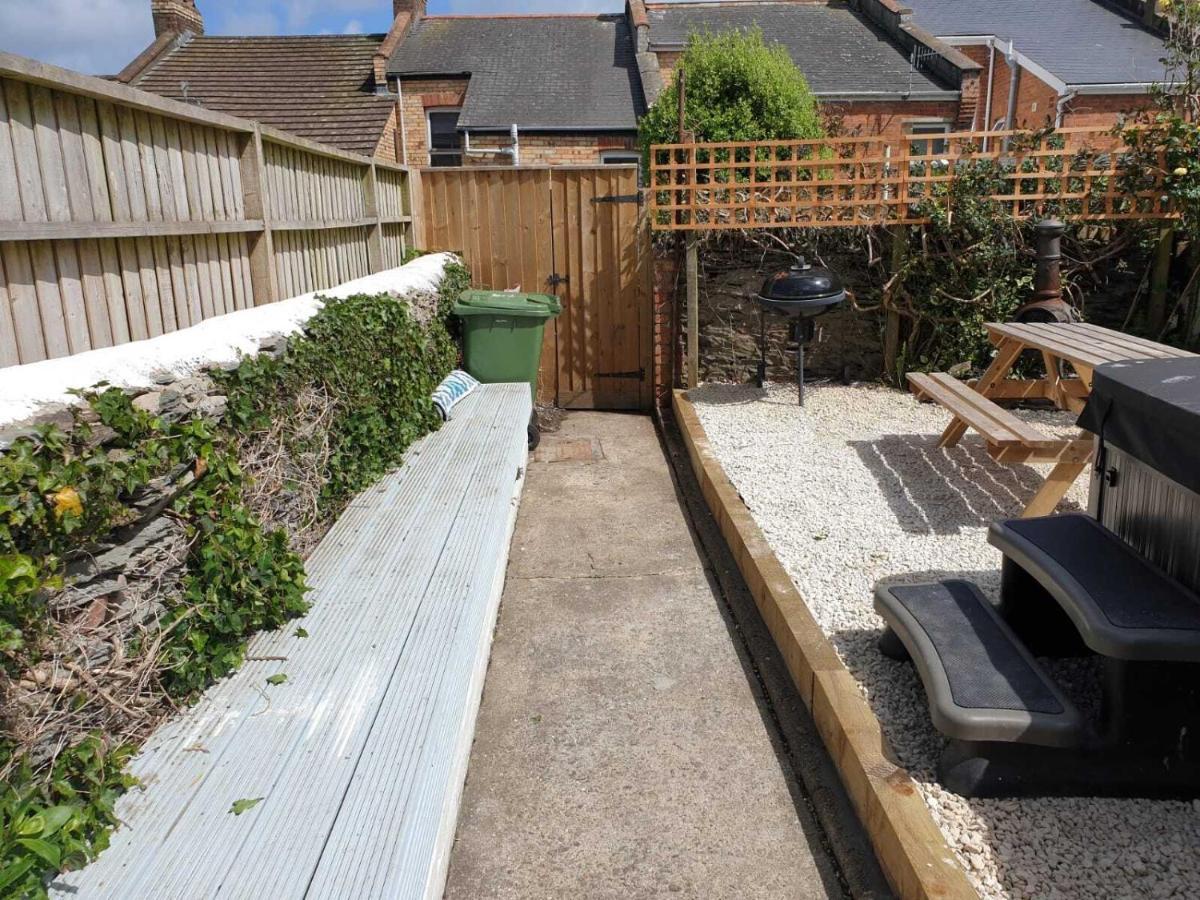Belmont Villa - 4 Bed - Hot Tub Additional Cost - Sleeps 10-Tjs22Bv Ilfracombe Exterior photo